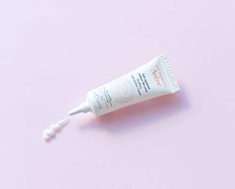 Creme Contorno de Olhos Calmante Eau Thermale Avene, Sem Fragrância, Pele Sensível Propensa a Eczema 10ml