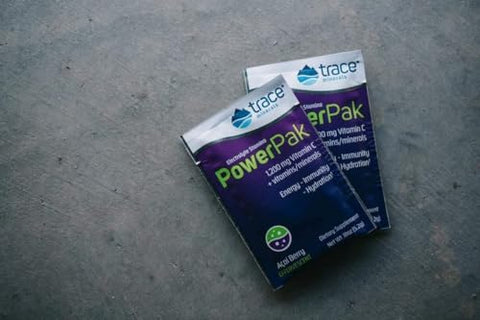 Power Pak Pó Eletrólito | 1200 mg Vitamina C, Zinco, Magnésio | Fortaleça a Imunidade, Hidratação e Energia Natural | Açaí | 30 Pacotes - Trace Minerals