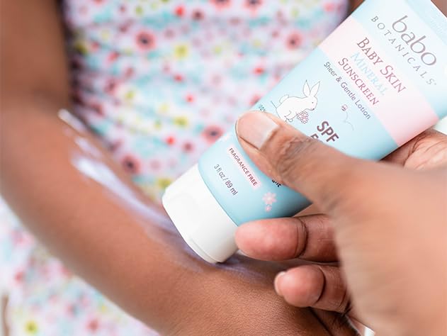 Babo Botanicals Protetor Solar Mineral para Bebês Sensíveis SPF50 – Óxido de Zinco Natural – Rosto – 50g