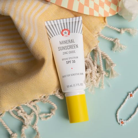Protetor Solar Mineral First Aid Beauty – Óxido de Zinco, Amplo Espectro, FPS 30 – Proteção Solar sem Resíduos Brancos – 50g