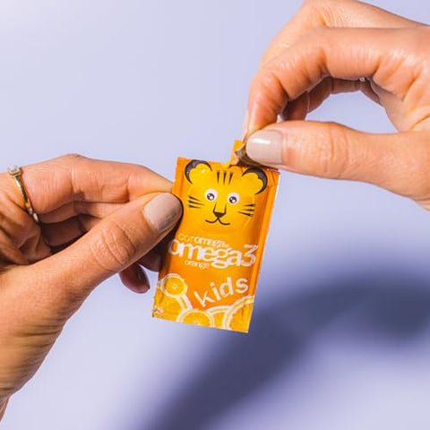 Kids Ômega 3 – Suplemento de Óleo de Peixe, 650mg de Ômega-3, Vitamina D de Laranja Tropical, 90 Pacotes Individuais de Aperto - Coromega