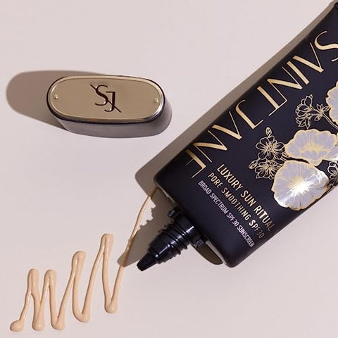 Ritual de Luxo ao Sol – Protetor Solar Mineral FPS 30 para Suavizar Poros | Skincare de Luxo, Infundido com Flores, Limpo (50 ml) - SAINT JANE