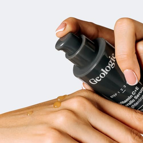 Serum Vitamina C E Ferulic | Clareia, Firmeza e Suaviza a Pele | 5% Vitamina C 0,5% Vitamina E 0,5% Ácido Ferúlico 1,5% Ácido Hialurônico | 30 ML (3 Meses de Uso) - Geologie