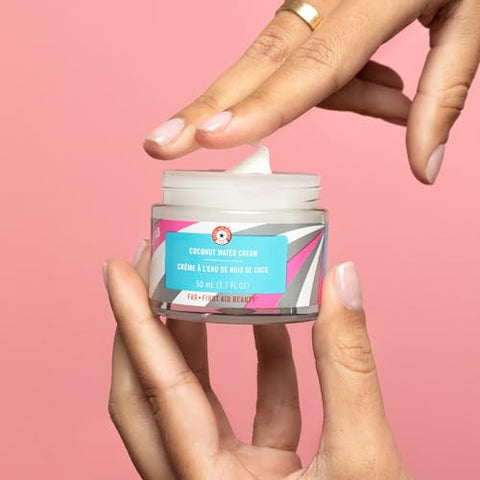 Hello FAB Creme de Água de Coco – Hidratante Facial Leve, Livre de Óleo – 50ml - First Aid Beauty