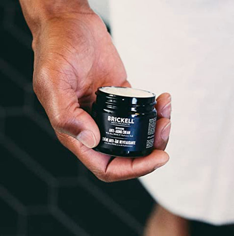 Brickell Men's Products - Creme Anti-Envelhecimento Revitalizante para Homens Brickell, Hidratante Facial para Reduzir Linhas Finas e Rugas, Creme Noturno Anti-Rugas Natural e Orgânico, 2 Ounce (60 ml)