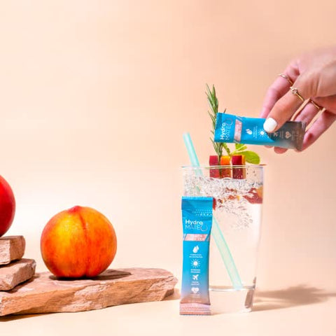 NatureWorks - Hidratante em Pó HydroMATE para Bebida com Eletrólitos, Baixo Açúcar, Acelerador de Hidratação, Recuperação Rápida de Festas com Vitamina C B12 Chá Gelado de Pêssego – 30 Sachês