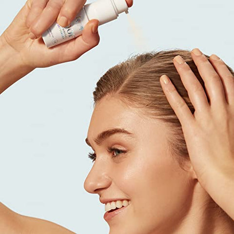 Poof Pó Mineral para o Couro Cabeludo 100% Mineral, 20g – FPS 35 PA Protetor Solar com Amplo Espectro de Proteção UV – Fórmula Livre de Crueldade com Vitamina C – Fácil de Aplicar, Não Oleoso - Supergoop!