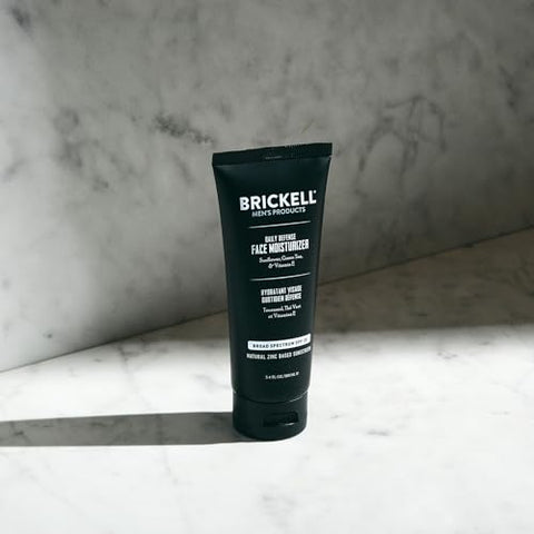 Brickell Men's Products - Brickell Men’s Daily Defense Hidratante Facial SPF 20 para Homens, Natural – 50g