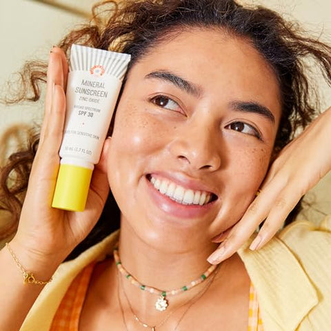 Protetor Solar Mineral First Aid Beauty – Óxido de Zinco, Amplo Espectro, FPS 30 – Proteção Solar sem Resíduos Brancos – 50g