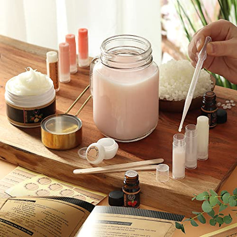 DilaBee - Kit para fazer bálsamo labial CraftZee – Kit de brilho labial DIY com base de cera de abelha natural, manteiga de karité, óleo de amêndoa doce, óleos essenciais, tubos e potes