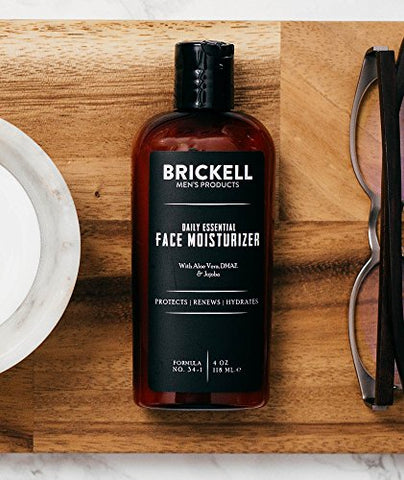 Brickell Men's Products - Hidratante Facial Essencial Diário para Homens Brickell, Natural e Orgânico, Absorção Rápida com Ácido Hialurônico, Chá Verde e Jojoba, 4 Ounce, Perfumado
