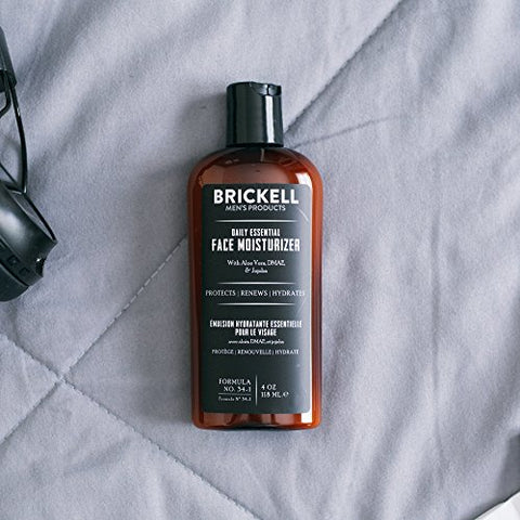 Brickell Men's Products - Hidratante Facial Essencial Diário para Homens Brickell, Natural e Orgânico, Absorção Rápida com Ácido Hialurônico, Chá Verde e Jojoba, 4 Ounce, Perfumado