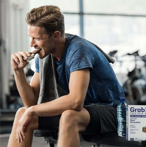 GRAB1 - Grab1 Barras de Proteína Sem Açúcar, Chocolate Amargo Sem Lactose (3 Pacotes = 12 Barras) | 12g Proteína 4g Fibra | Baixa Caloria | Zero Açúcar