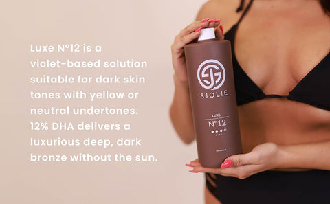 SJOLIE SUNLESS - SJOLIE Solução de Bronzeamento Spray – Luxe 12 – Mistura Escura à Base de Violeta | Solução de Bronzeamento sem Sol para um Acabamento Profundo e Bronzeado, Totalmente Natural (32ml)