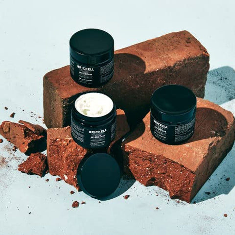 Brickell Men's Products - Creme Anti-Envelhecimento Revitalizante para Homens Brickell, Hidratante Facial para Reduzir Linhas Finas e Rugas, Creme Noturno Anti-Rugas Natural e Orgânico, 2 Ounce (60 ml)