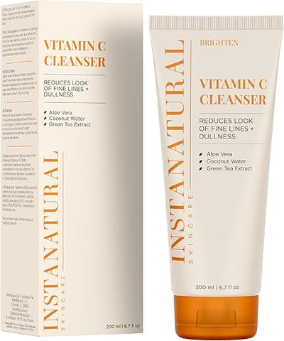 Limpeza Facial com Vitamina C, Ilumina e Reduz Sinais de Envelhecimento, Linhas Finas e Textura Irregular, com Água de Coco e Aloe Vera, 200 ml - InstaNatural