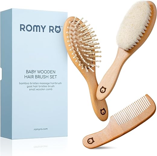 ROMY RO - Conjunto de Escova de Cabelo de Madeira para Bebê – Pente e Escova Premium para Bebê – Cerdas Naturais Suaves – Produtos Orgânicos para Bebês – Presente Perfeito para o Registro do Bebê – Escova para Crosta Láctea – Recém-nascidos