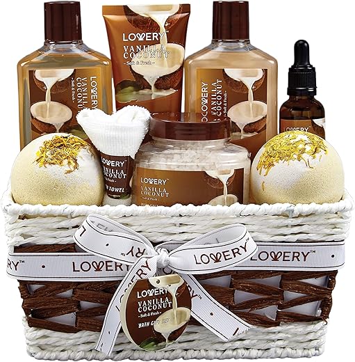 LOVERY - Cesta de Presente de Banho e Corpo para Mulheres e Homens – Conjunto de 9 Peças de Spa em Casa de Baunilha e Coco, Inclui Loções Perfumadas, Bombas de Banho Extra Grandes, Óleo de Coco, Toalha de Banho Luxuosa