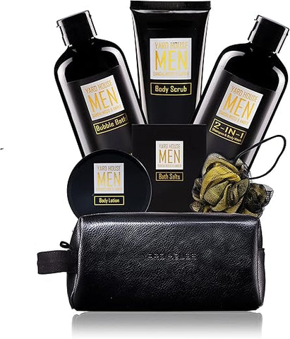 Yard House - Conjunto de Cestas de Presente de Spa para Banho e Corpo para Homens – Sândalo Âmbar – Kit de Spa de 7 Peças com Itens em Tamanho Real em Bolsa de Higiene em Couro – Presentes de Dia dos Pais e Aniversário para Marido, Pai da Esposa
